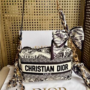 NWT Christian Dior Plan De Paris Makeup Bag